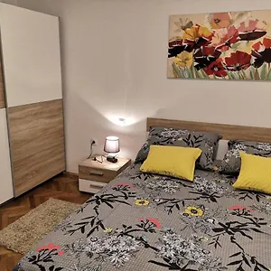 Eugenia Apartman